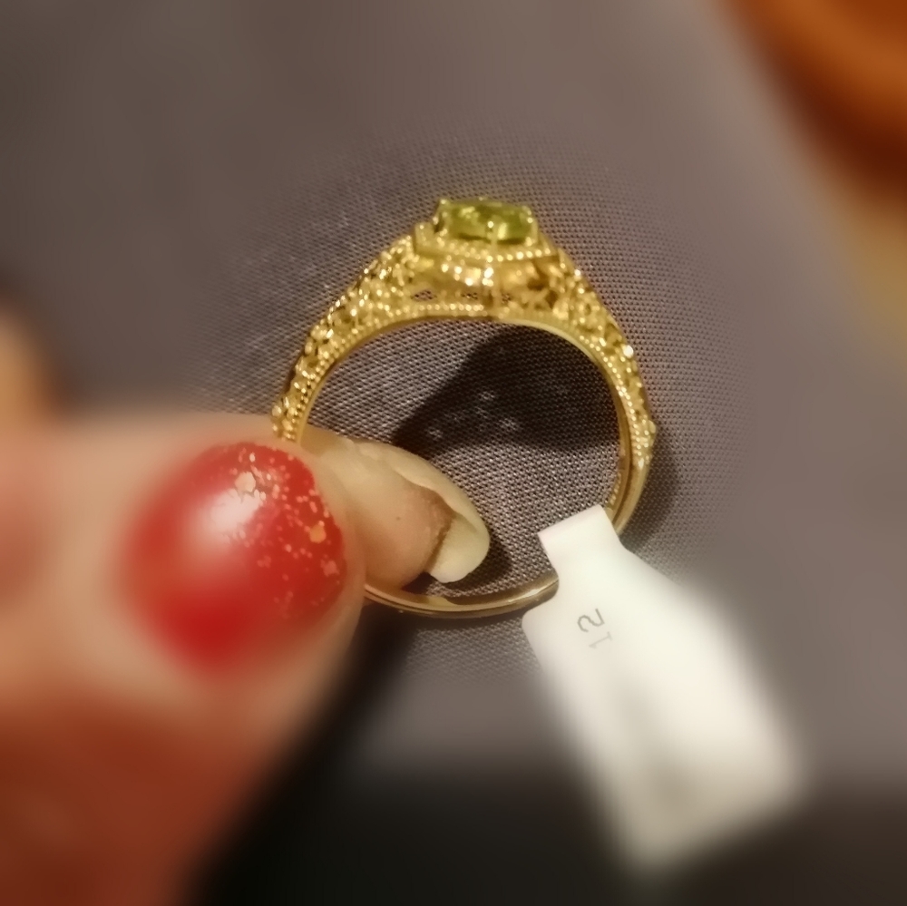Peridot ring - Picture 6 of 9